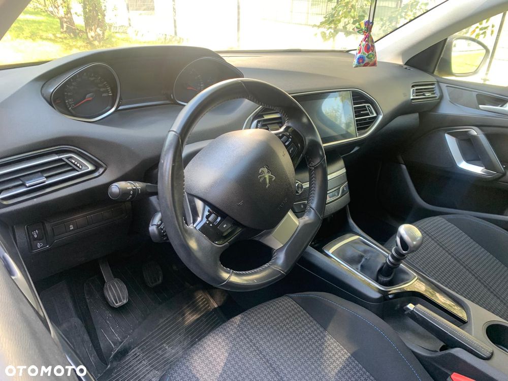 Peugeot 308 1.2 PureTech Business Line S&S - 6