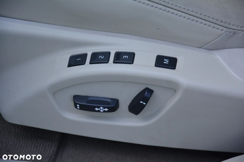 Volvo XC 60 - 28