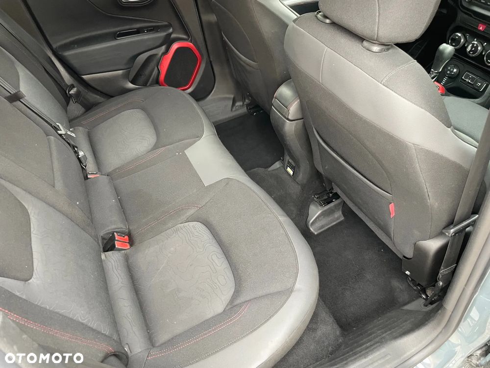 Jeep Renegade - 23