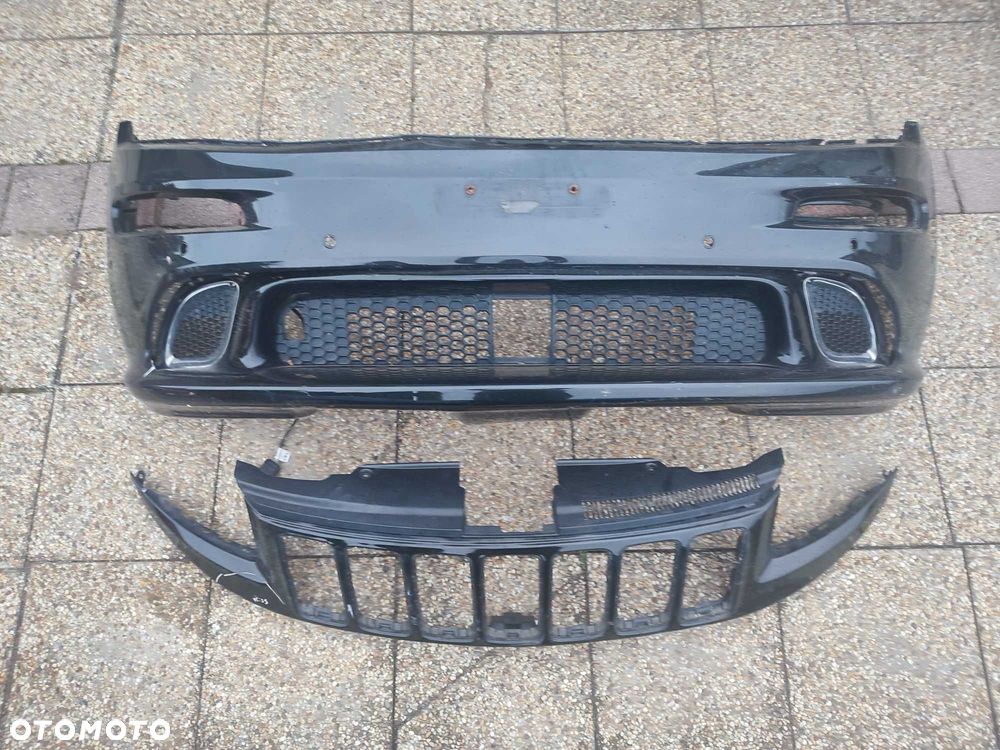 Jeep Grand Cherokee SRT zderzak przedni 2014-17