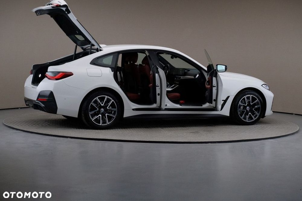BMW i4 - 6