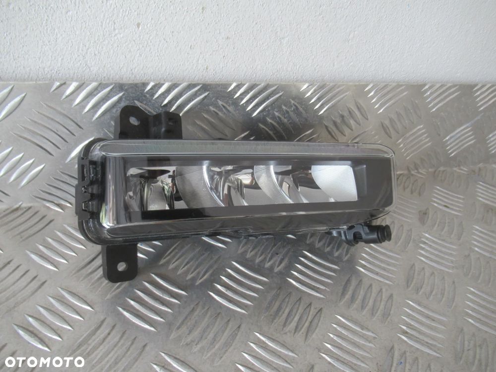 HALOGEN PRZECIWMGIELNY LED PRAWY BMW X6 G06 BMW 2 F45 F46 BMW 3 G20 G21 LIFT 8089526 - 2