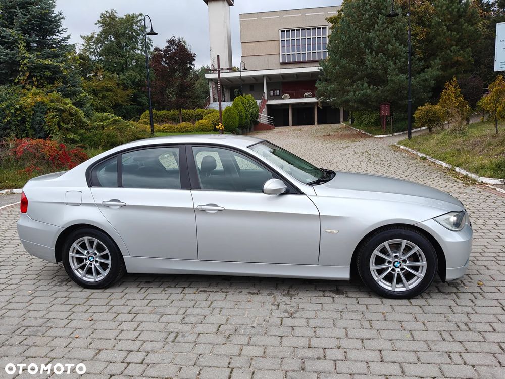 BMW Seria 3 318d - 5