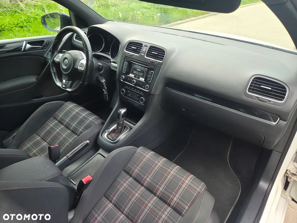 Volkswagen Golf 2.0 GTI DSG - 28