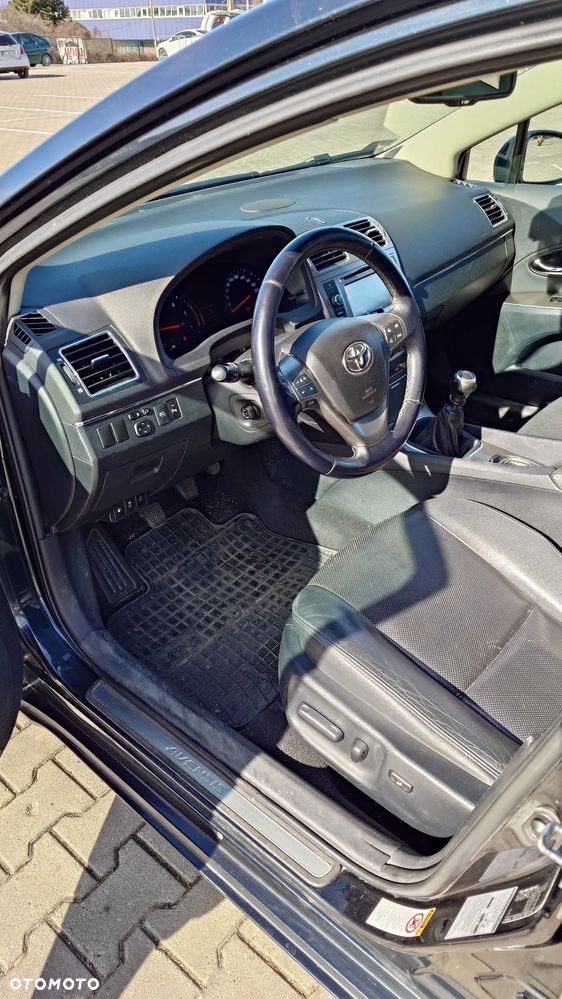 Toyota Avensis Combi 2.0 D-4D Executive - 10