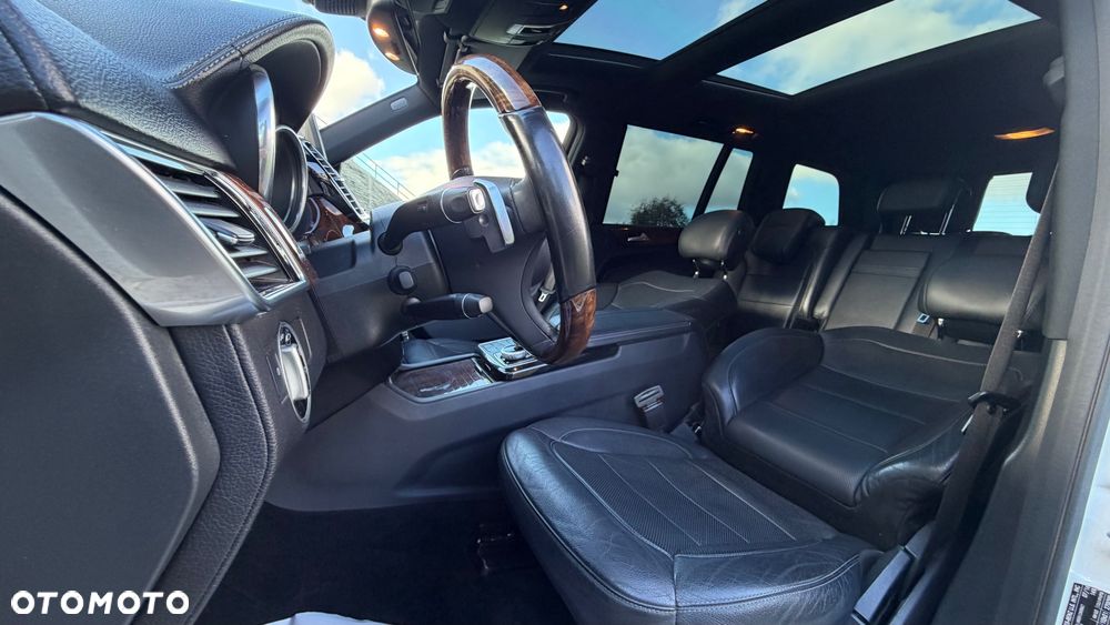 Mercedes-Benz GLS - 21