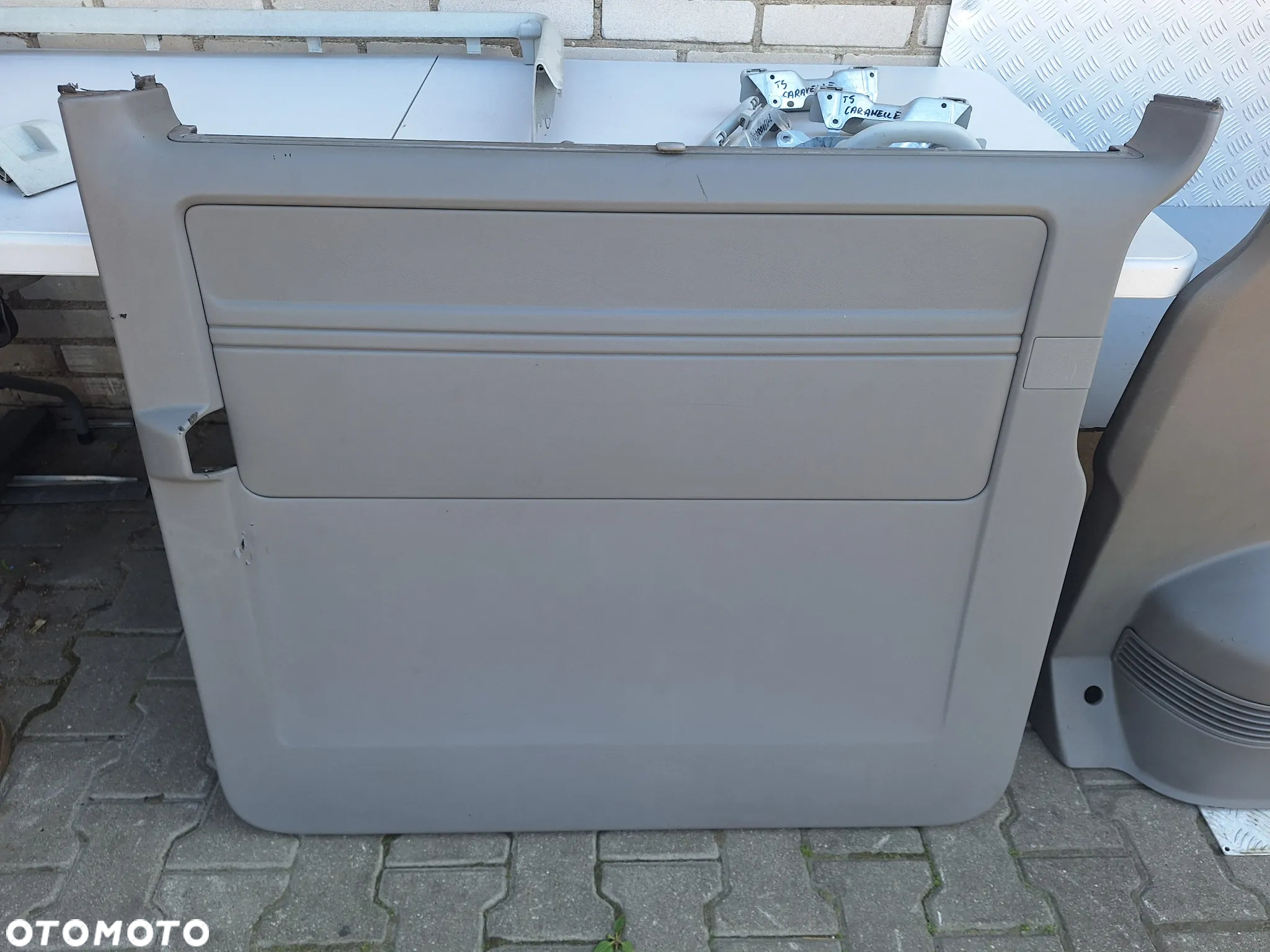 BOCZEK TAPICERKA LEWY PRAWY TYŁ VW TRANSPORTER T5 CARAVELLE - 2
