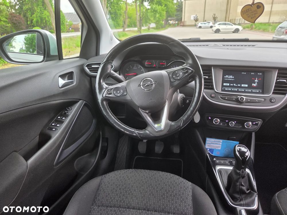 Opel Crossland X 1.2 Essentia - 3