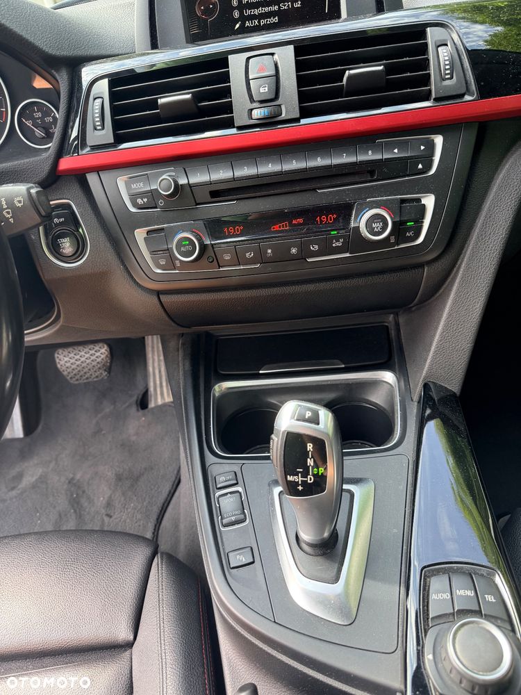 BMW Seria 3 320i xDrive - 7