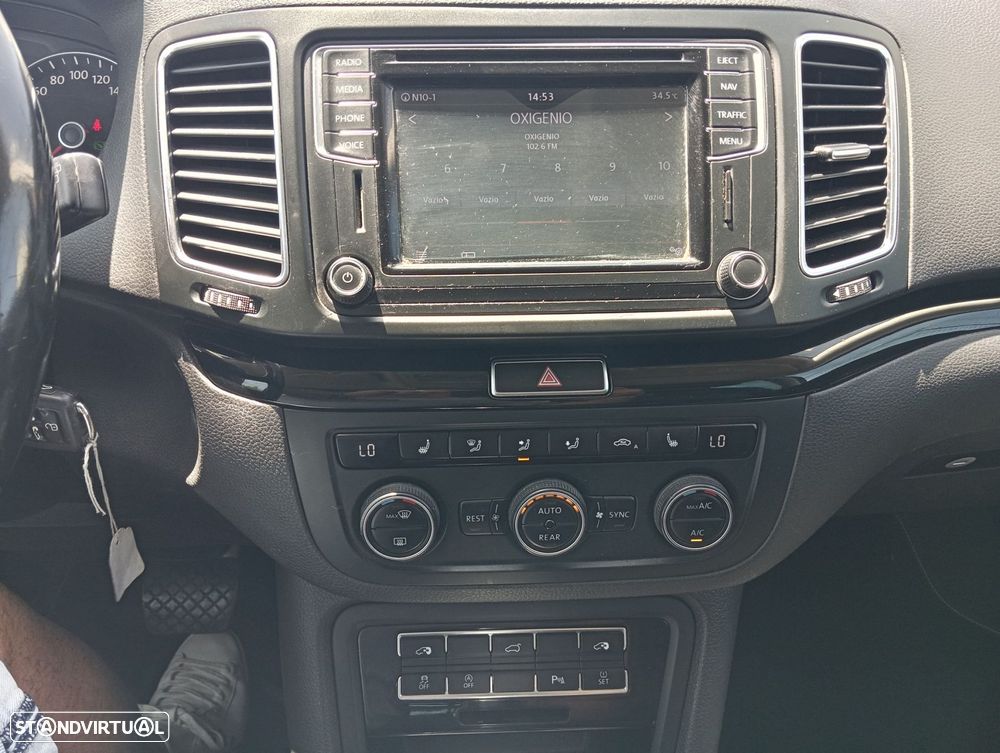 VW Sharan 2.0 TDI Blue Highline DSG - 9