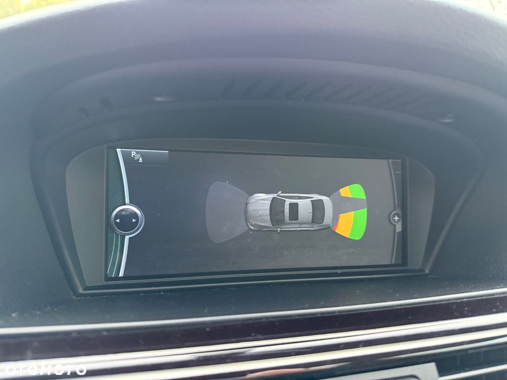 BMW Seria 3 320d DPF Efficient Dynamics Edition - 36