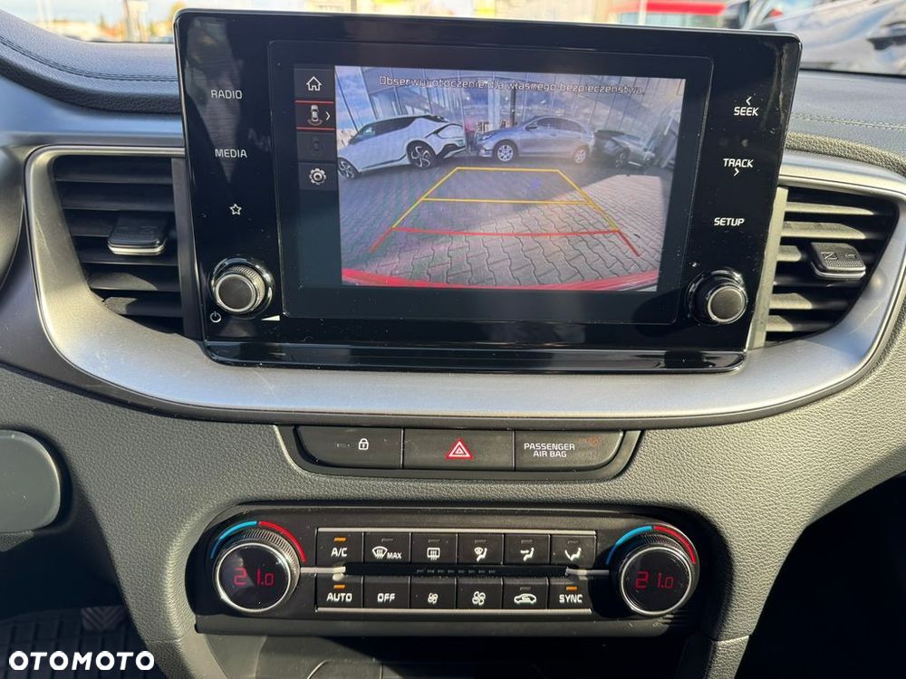 Kia Ceed 1.5 T-GDI M - 12