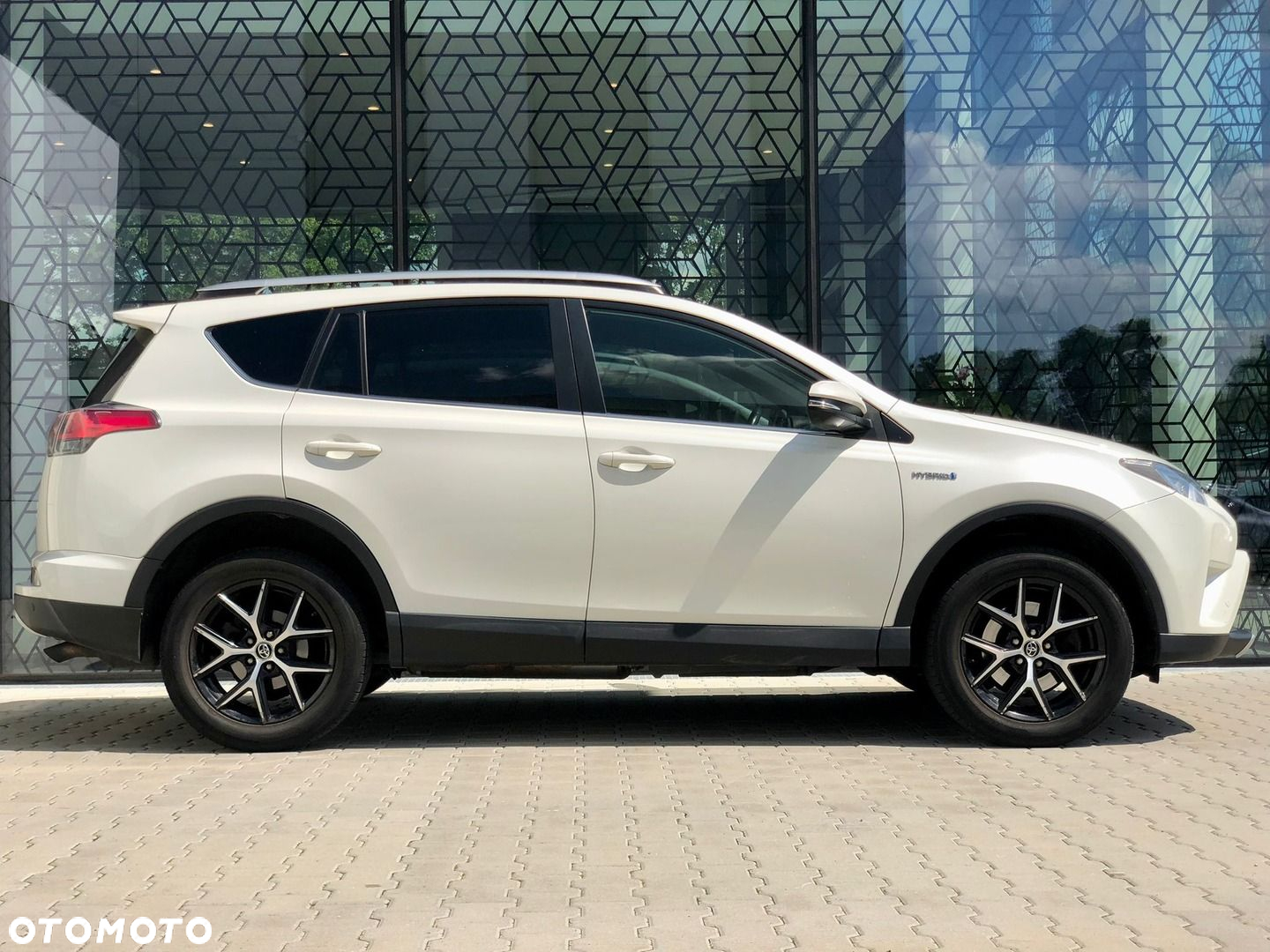 Toyota RAV4 - 4