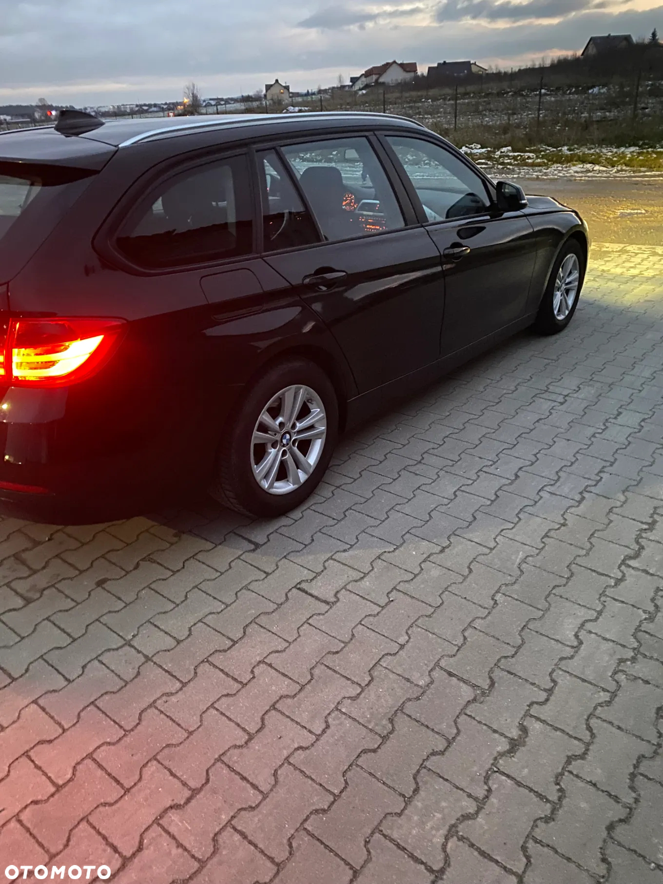 BMW Seria 3 318d Touring Modern Line - 4