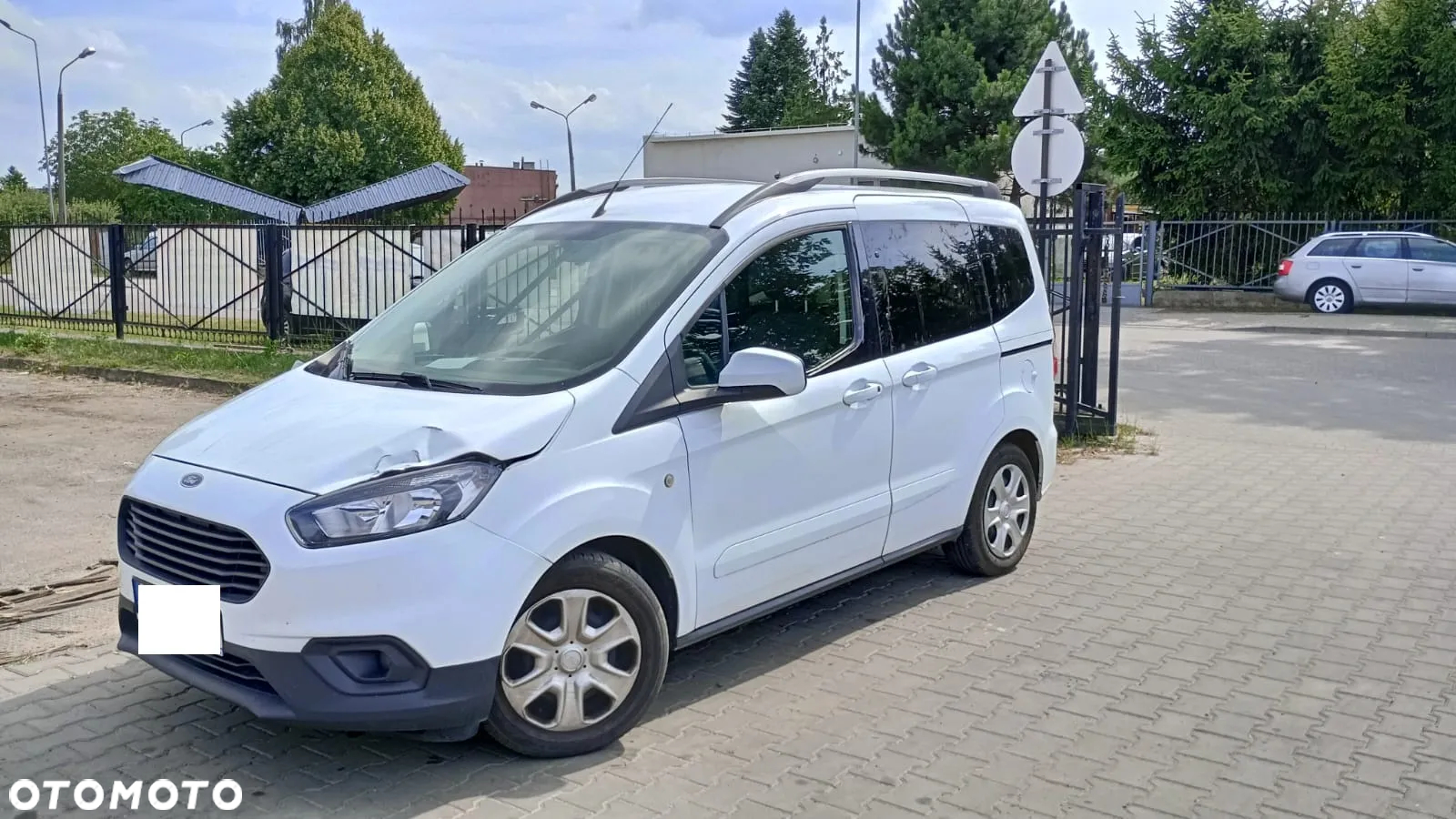 Ford Tourneo Courier 1.0 EcoBoost Titanium - 3