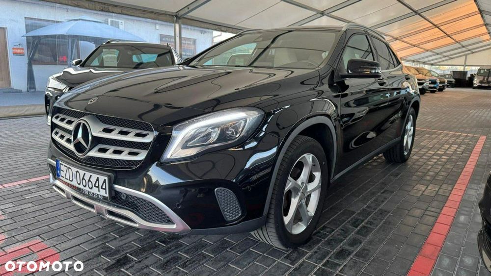 Mercedes-Benz GLA - 8
