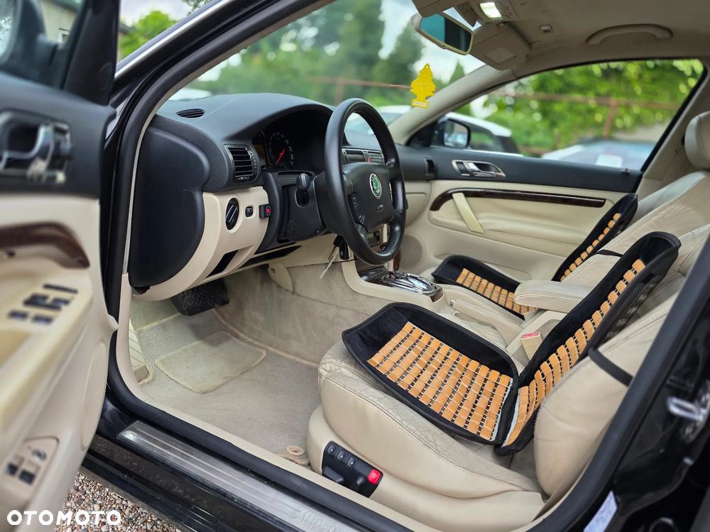 Skoda Superb 2.8 V6 Automatik Elegance - 11
