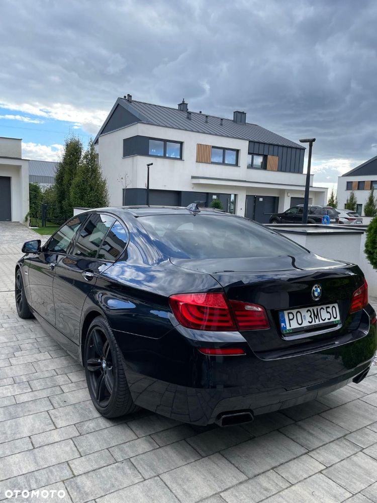 BMW Seria 5 550i Sport-Aut - 4
