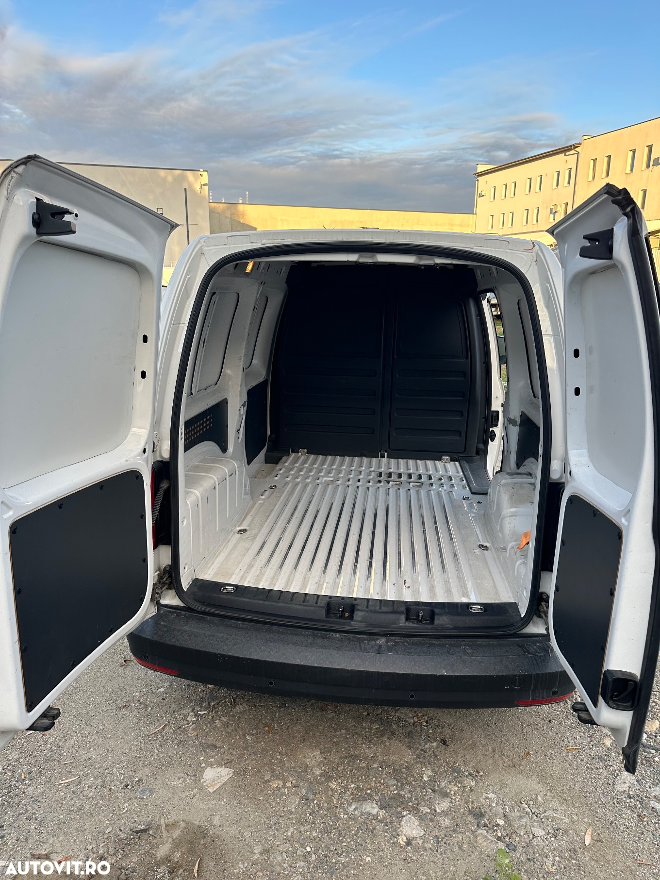 Volkswagen Caddy 1.4 TSI Maxi - 6