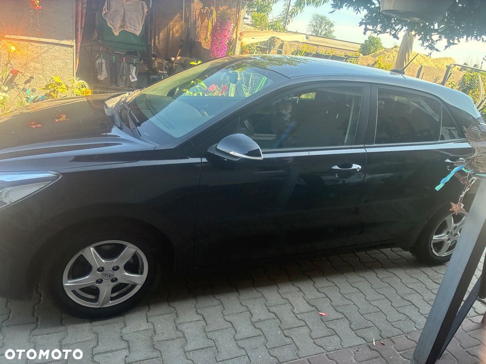 Kia Rio 1.2 L - 8
