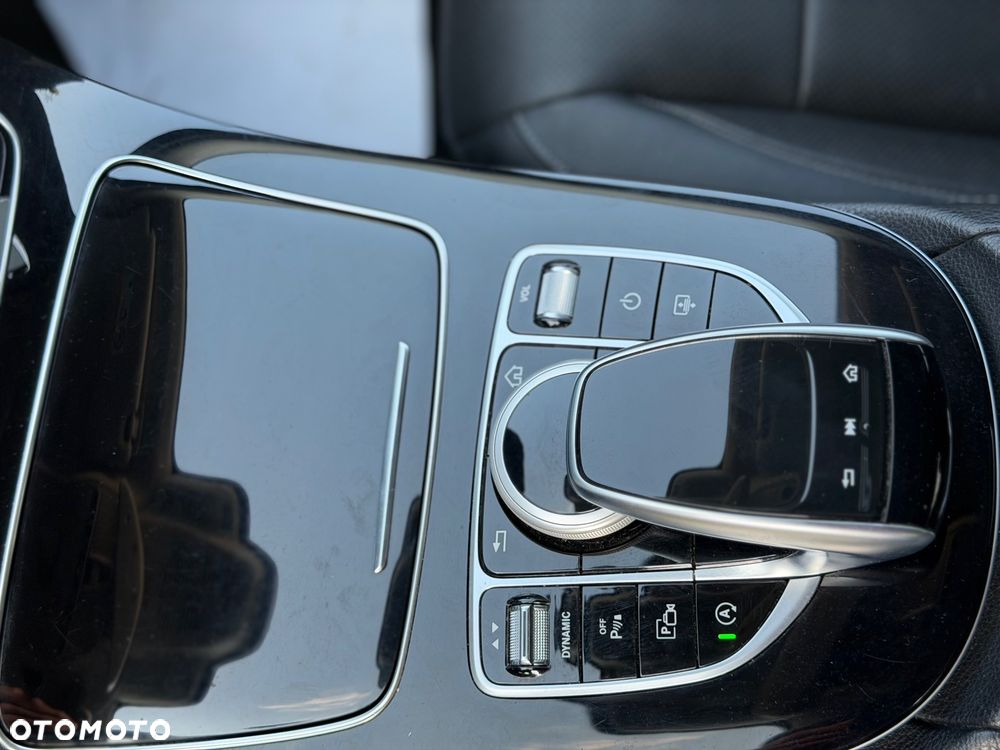 Mercedes-Benz Klasa E 400 d 4-Matic 9G-TRONIC - 13