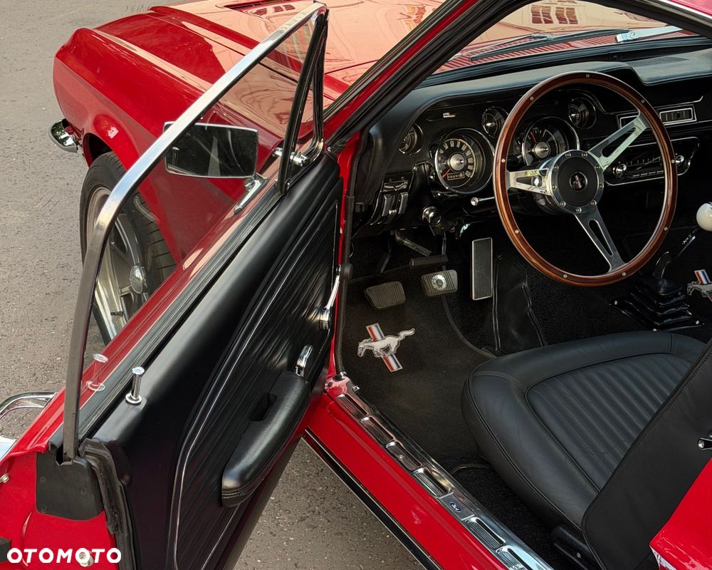 Ford Mustang - 9