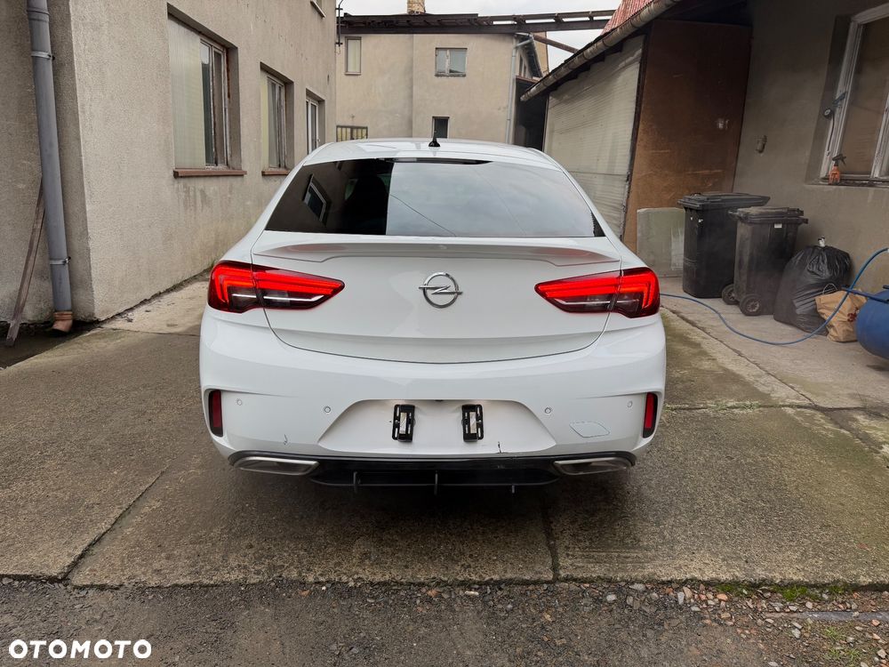 Opel Insignia 2.0 T 4x4 GSi S&S - 18