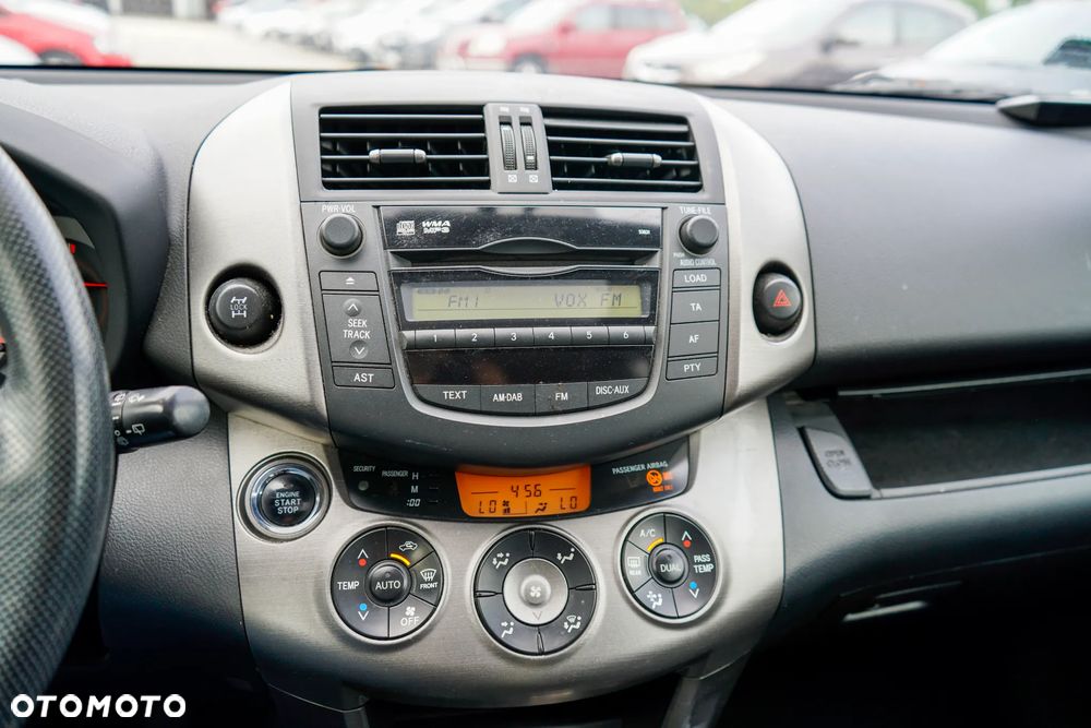 Toyota RAV4 2.0 VVT-i Premium - 22