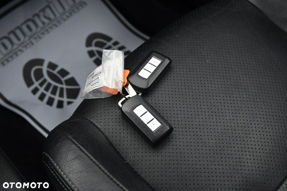 Mitsubishi Outlander - 36