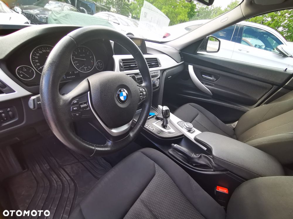 BMW 3GT 320i GPF xDrive Advantage - 16