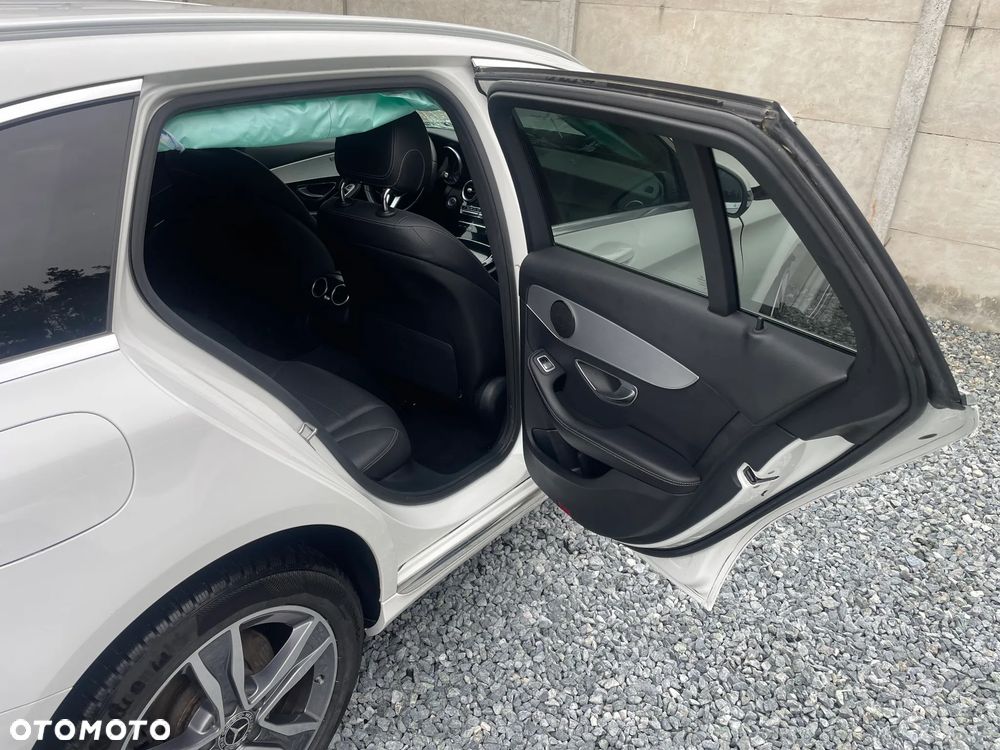 Mercedes-Benz Klasa C 300 d 4Matic 9G-TRONIC Avantgarde - 19