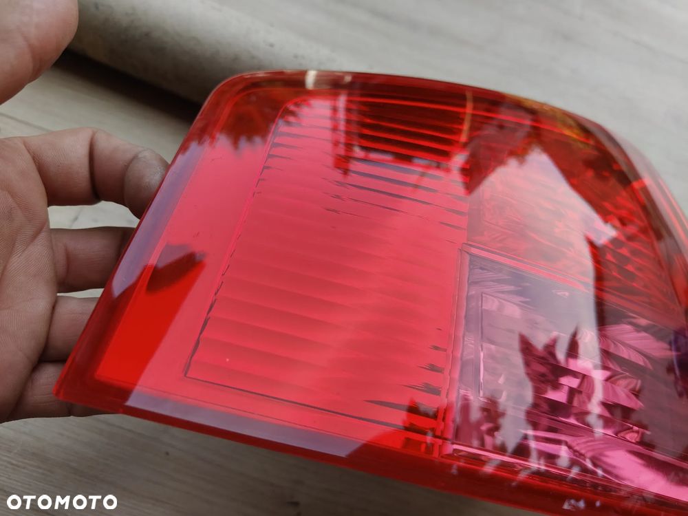 AUDI A8 D3 LAMPA TYL TYLNA LEWA BŁOTNIK IGŁA NIESPĘKANA - 7