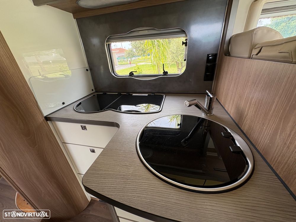 Burstner Aviano Aviano 727 cama central - 16