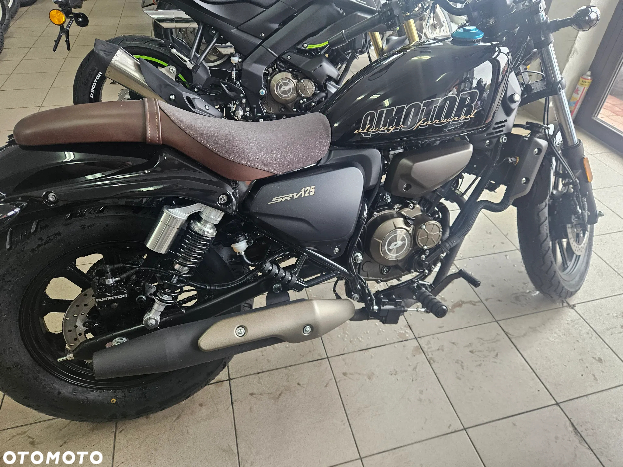 QJMOTOR SRV 125 - 12