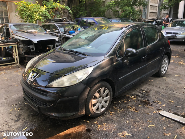 Dezmembrez Peugeot 207 1,4 HDI negru 2007