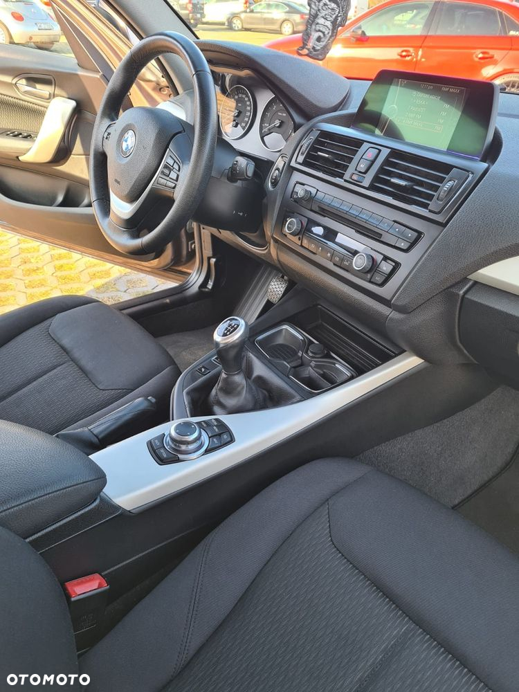 BMW Seria 1 116i - 13
