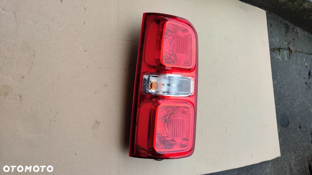 Proace Jumpy Expert 16- Lampa Tylna Lewa IDEAŁ Oryginał - 2