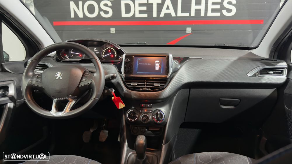 Peugeot 2008 1.6 BlueHDi Style - 16