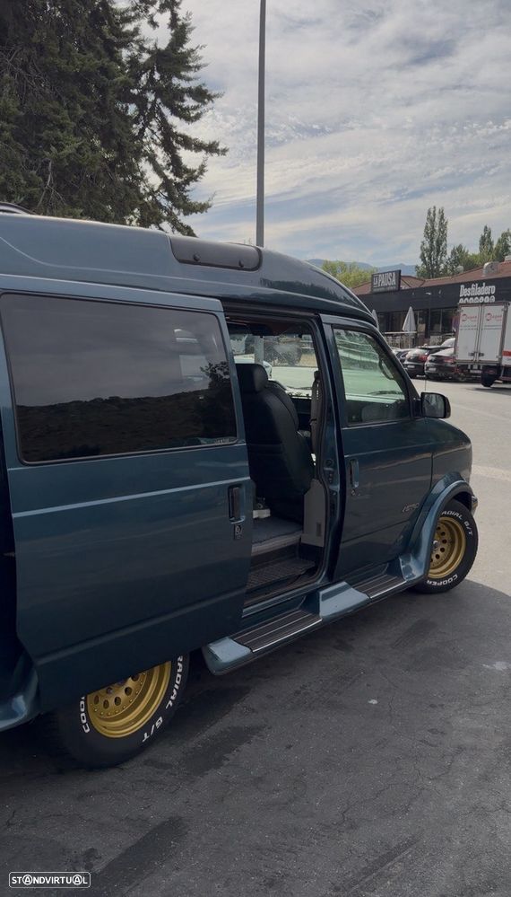 Chevrolet Astro - 4