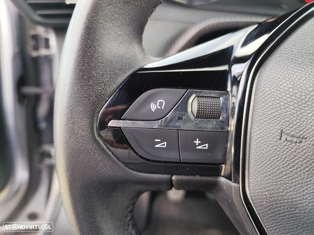 Peugeot 2008 1.2 PureTech Active Pack - 19