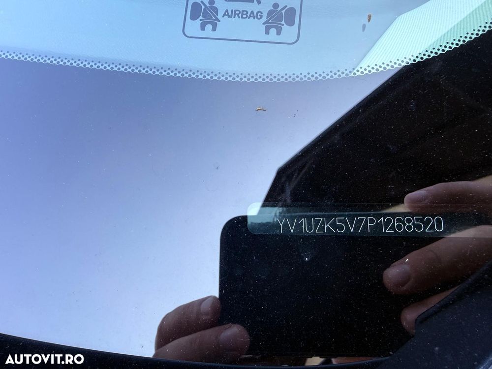 VOLVO XC60 2023 — imagine 9