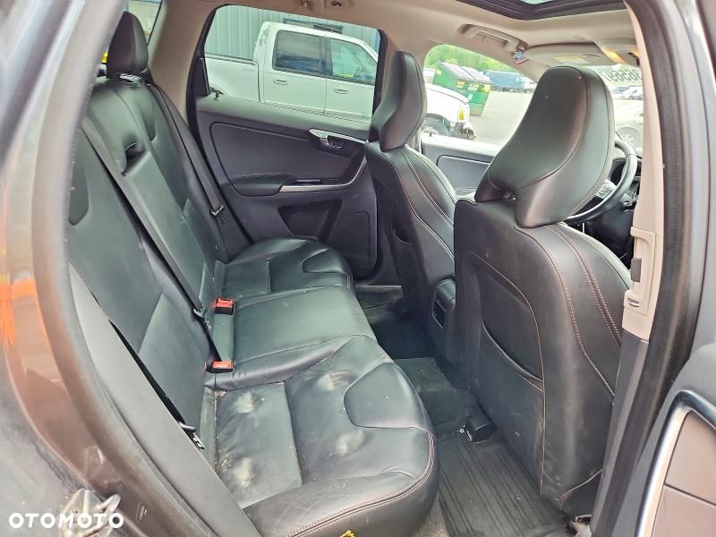 Volvo XC 60 T5 AWD Geartronic RDesign - 9