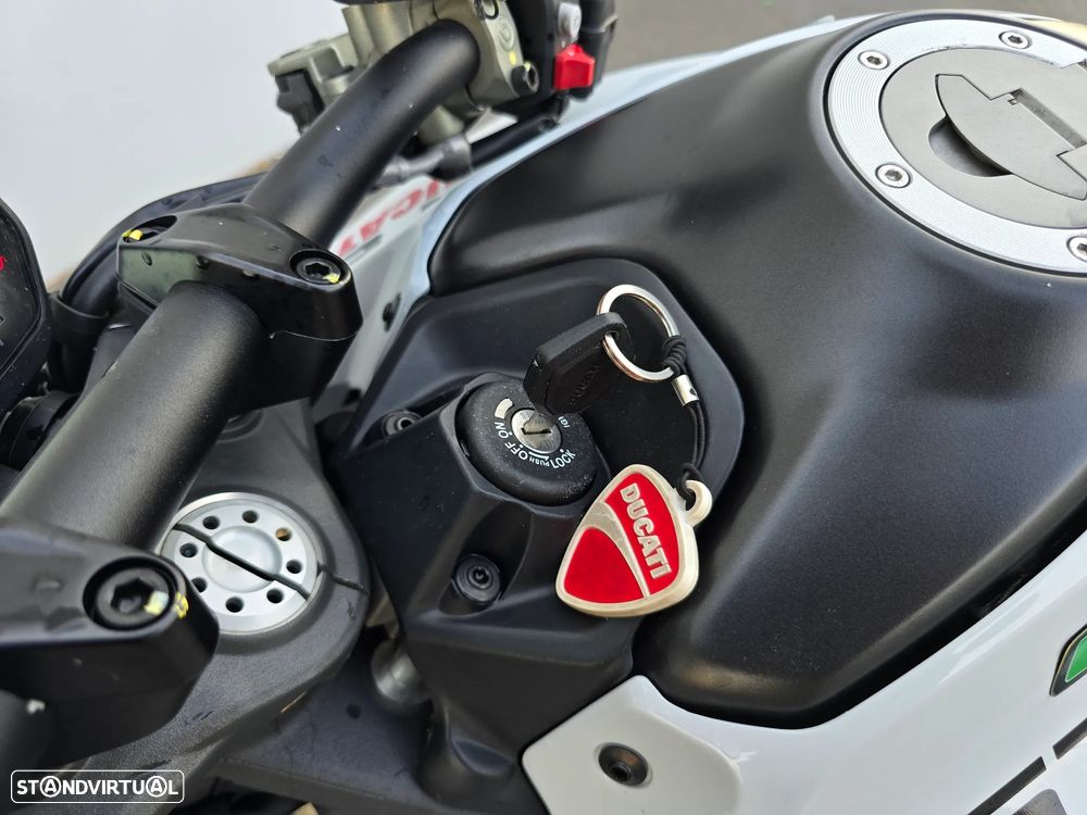 Ducati Monster 937 - 20