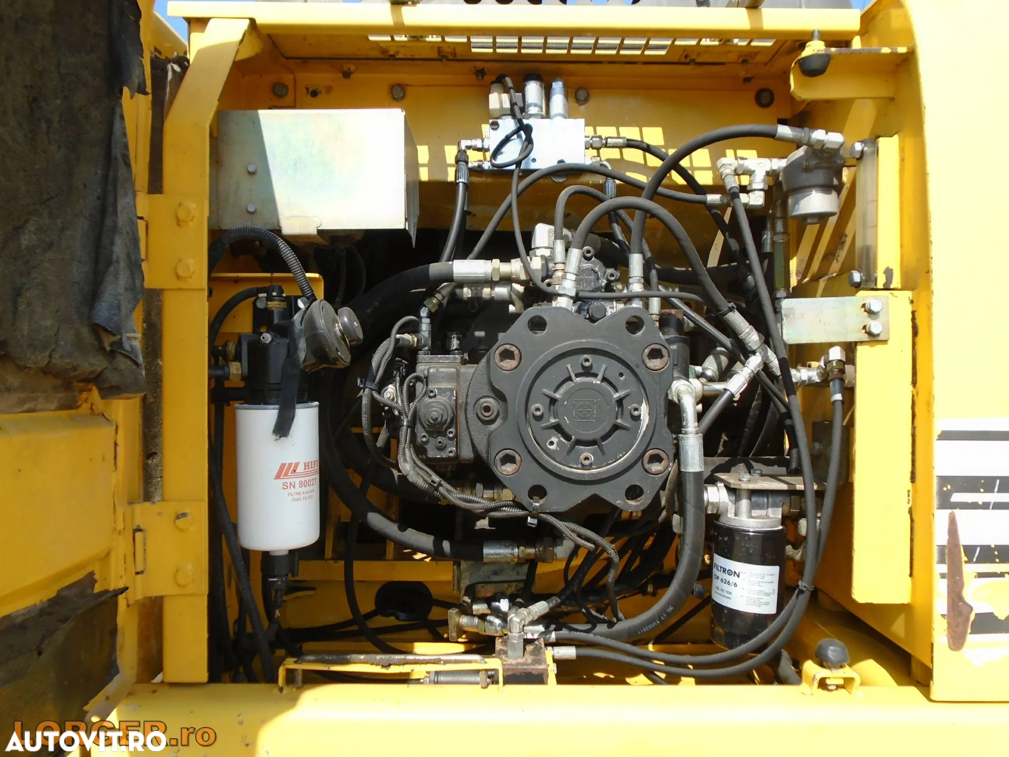 New Holland E 215 - 9