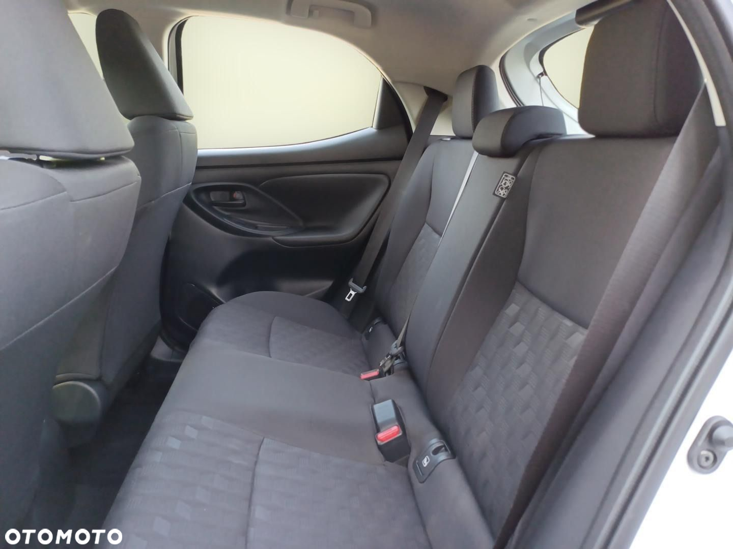 Toyota Yaris 1.5 Comfort CVT - 12