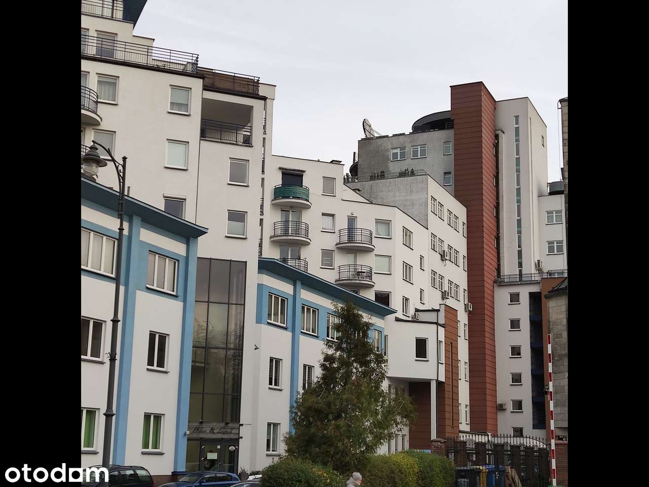 Przestronne mieszkanie z balkonem i parkingiem w centrum