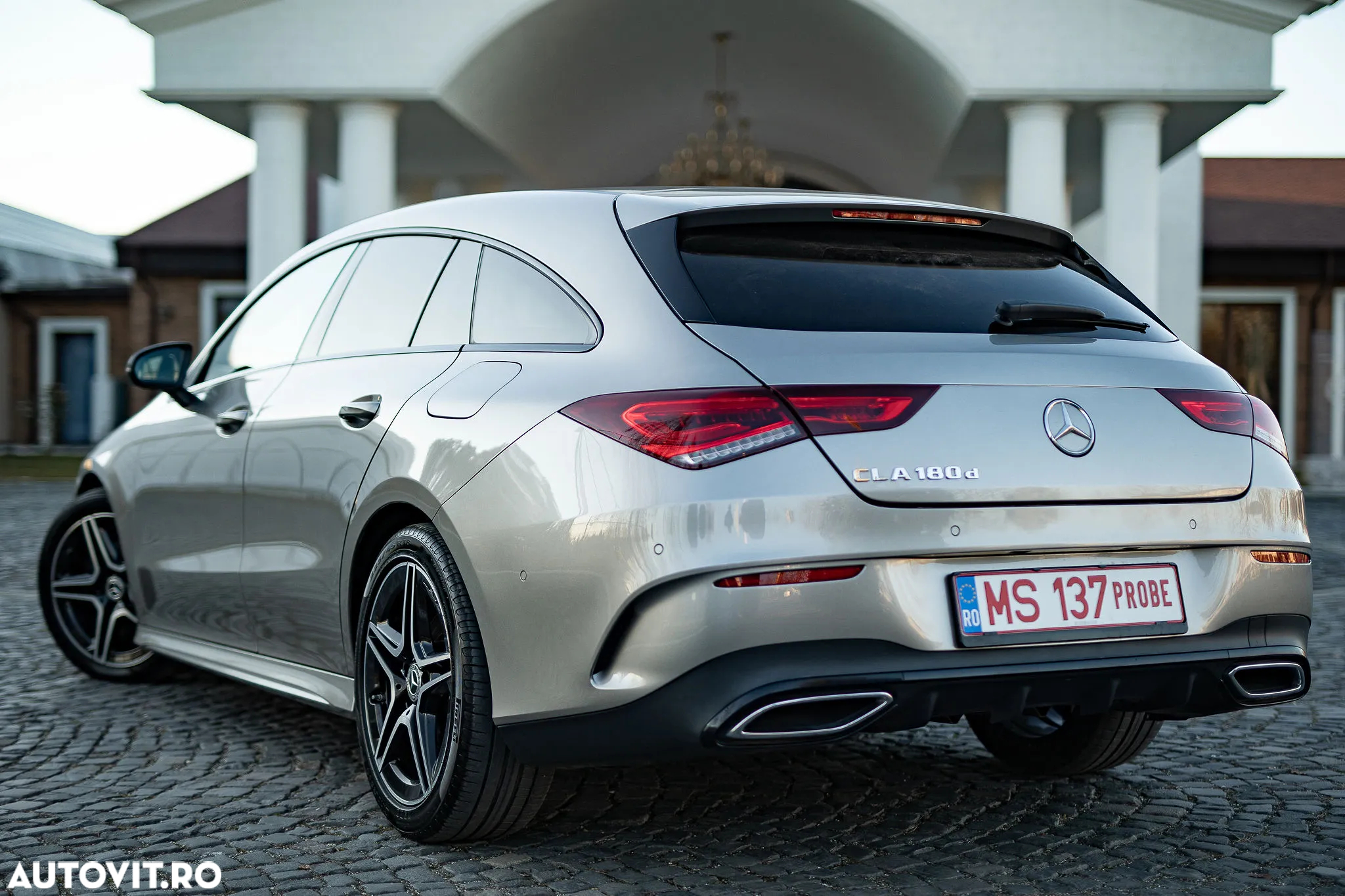 Mercedes-Benz CLA 180 d Shooting Brake 7G-DCT AMG Line - 3
