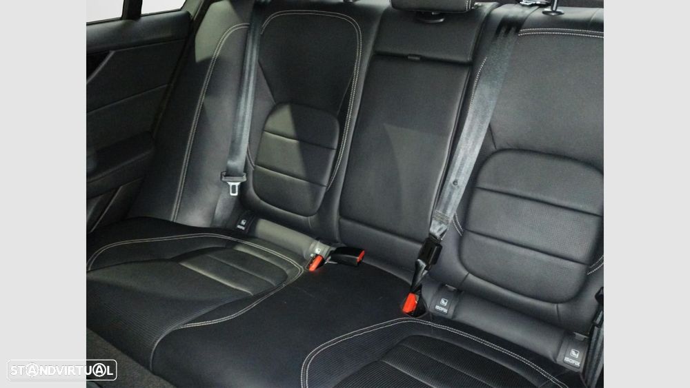 Jaguar XE 2.0 D200 R-Dynamic S - 21