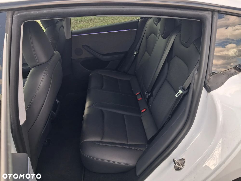 Tesla Model 3 - 27