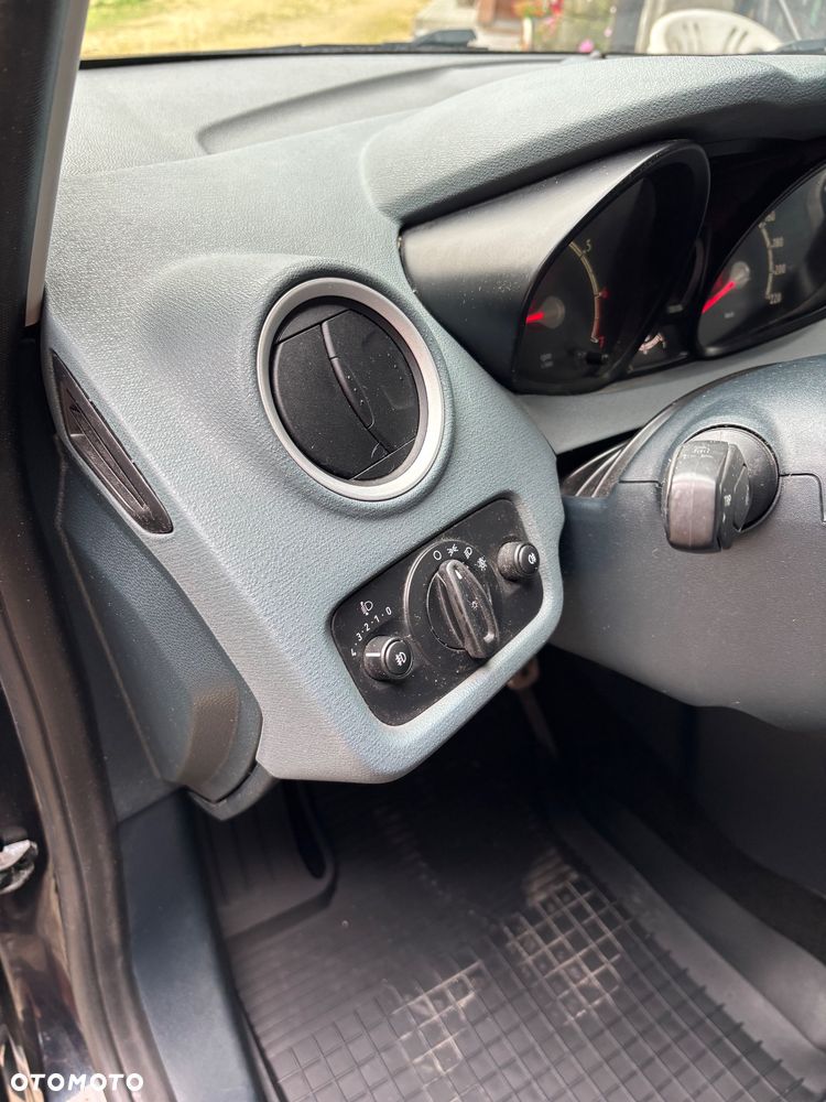 Ford Fiesta - 16